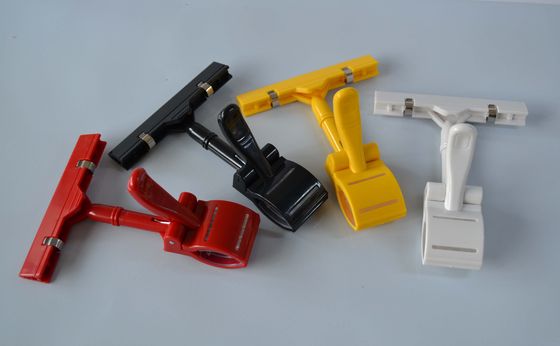 Clip amarillo, rojo, verde del cartel del supermercado, clip no- del tenedor del precio de Scratche