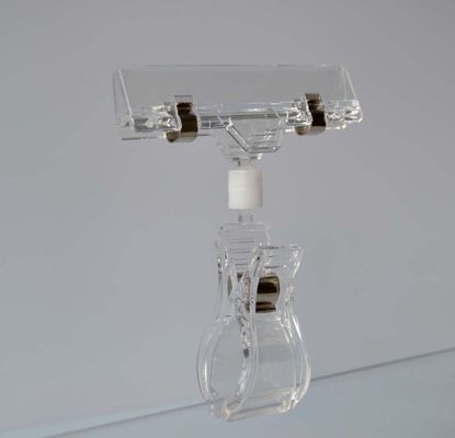 Tenedor plástico de la muestra del clip