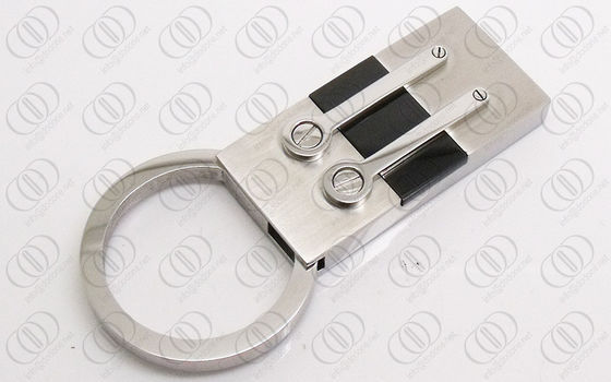Negro y plata del llavero PVD IP del acero inoxidable de los tornillos brillantes
